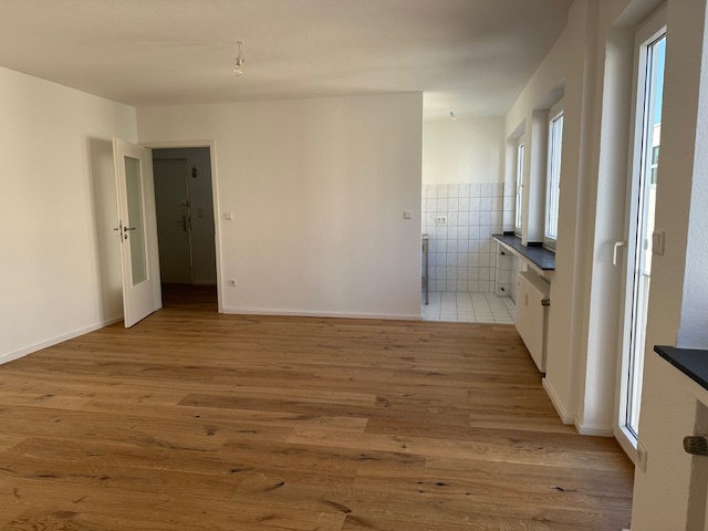 Neugestaltetes City-Apartment - https://www.immomaxx.de/immobilien/wohnung-eigentumswohnung-apartment-in-koeln-kaufen-3569/