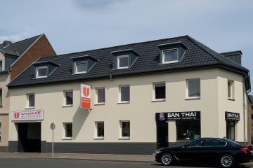 Kernsaniertes Mehrfamilienhaus mit zwei Gewerbeeinheiten, 50968 Köln, Bayenthal, Wohn- und Geschäftshaus