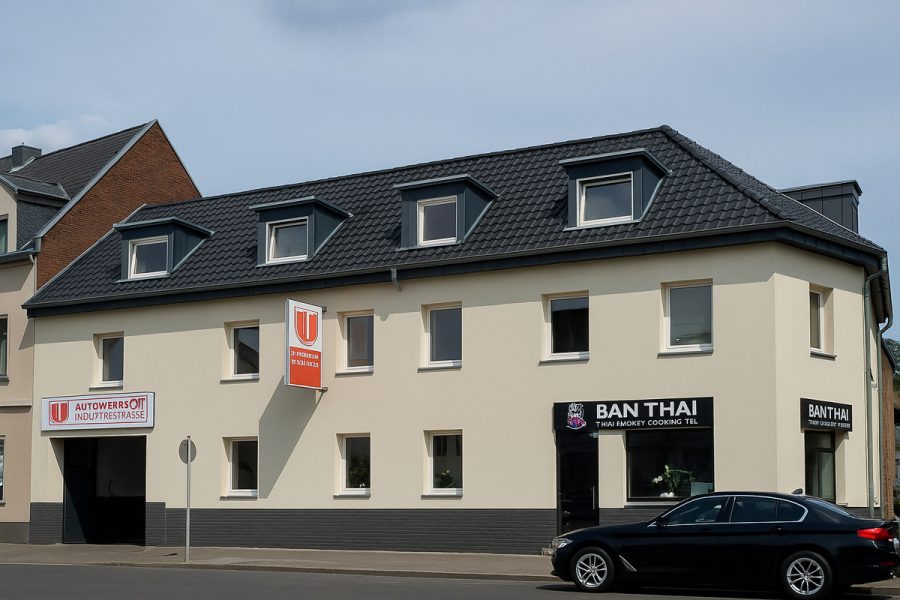 Kernsaniertes Mehrfamilienhaus mit zwei Gewerbeeinheiten - https://www.immomaxx.de/immobilien/renditeobjekt-wohn-und-geschaeftshaus-in-koeln-bayenthal-kaufen-3329/