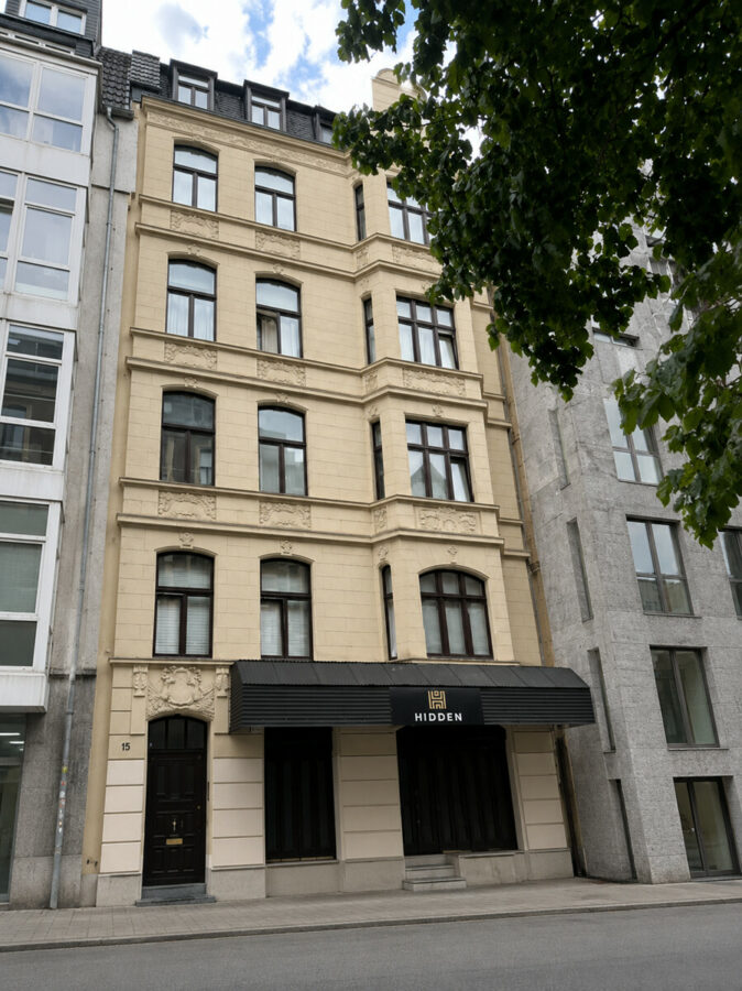 Charmante Dachgeschosswohnung mit Sonnenterrasse im Belgischen Viertel - https://www.immomaxx.de/immobilien/wohnung-eigentumswohnung-dachgeschosswohnung-in-koeln-kaufen-3724/