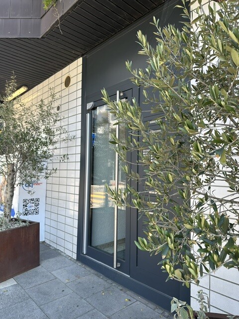 Das Lage Plus : : Lebensraum für Wasserliebhaber : : Elegantes Wohnen in direkter Rheinnähe - https://www.immomaxx.de/immobilien/wohnung-eigentumswohnung-etagenwohnung-in-koeln-rodenkirchen-kaufen-3737/