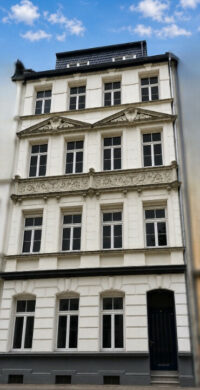 Sanierungsbedürftiges MFH – leerstehend, 51063 Köln, Mülheim, Mehrfamilienhaus